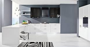 As well as the high quality white high gloss units we provide, exceptional service is expected from our customers of our experienced team, which we are happy to provide. 17 White And Simple High Gloss Kitchen Designs Home Design Lover