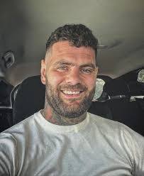 Andrew Egginton's Instagram, Twitter & Facebook