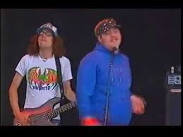 Изучайте релизы junior senior на discogs. Junior Senior Move Your Feet Live Reading 2003 Youtube