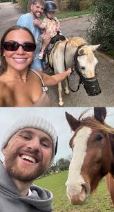 Jasmine and Emie want a horse.. 20,000 likes and I'll buy one this week 👀