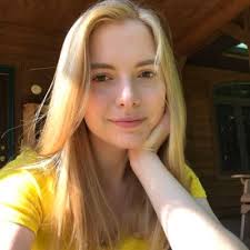 Danielle Christensen (@okieupnorth)