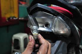Untuk jenis lampu mobil ini biasanya mengandalkan teknologi bohlam. Beberapa Jenis Bohlam Yang Digunakan Pada Motor Ini Pembedanya Semua Halaman Gridoto Com
