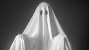 Dan satu lagi, umur dia lebih tua dari saya 2 tahun. 7 Cara Jitu Buat Menangkis Rasa Takutmu Pada Hantu