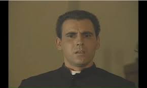 Paulina marcela urrutia fernández (born 15 january 1969) is a chilean actress, academic, director, trade union leader, and politician. 10 Personajes Religiosos Mas Recordados De Las Teleseries Chilenas Los Actores Que Se Vistieron De Monjas Y Curas Guioteca