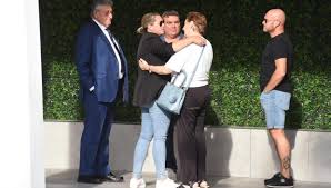 Mayte Zaldívar, Elia y Eloísa Muñoz, rotas de dolor en el tanatorio de  Julián Muñoz