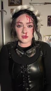 Violet Sorrengail Makeup