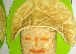 Seperti bawang merah, bawang putih, telur dan nasi putih. Nasi Goreng Sederhana Enak