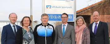 Banken und versicherungen 1 angebot am. Vr Bank Wurdigt Besonderes Engagement Wochenpost Online