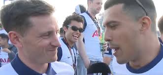 Anyone with any great videos or photos from today's trophy parade.. please  post them in the comments below ⬇️ #COYS #THFC #SpursUpdates #Tottenham  #Spurs