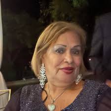 LA NIÑA ROSITA SANTOS, UN LEGADO QUE TRASCIENDE GENERACIONES! A sus 13 años  inicio en el arte de la Flor de Papel Encerada, y hoy, 81 años después  sigue creando arreglos florales