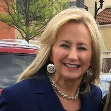 Kristy Rowe's Instagram, Twitter & Facebook