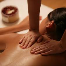 Spa Para O Dia Da Noiva Relaxing Massage Aromatherapy Massage Massage Treatment