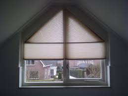 jochems zonwering pliseegordijnen jochems zonwering in 2021 schuine plafonds zolderraam dakkapellen