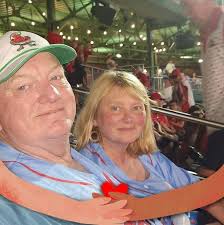 Why is Mom's Deli in Bolivar, MO closed today?