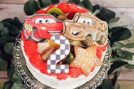 party in radiator springs arch daysキャラクターテーマ バースデー party arch days 誕生日ケーキ デコレーション カーズ ケーキ バースデー