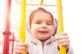 Dete žmirka očima ima tikove