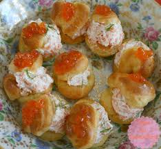 Petits Choux A La Mousse De Saumon Fume Mousse De Saumon Mousse De Saumon Fume Saumon Fume
