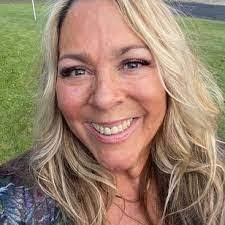 Melissa Gambrel's Instagram, Twitter & Facebook