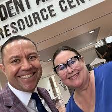 Minerva Muniz's Instagram, Twitter & Facebook