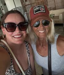 ☀️🕶️💕🐬🍹