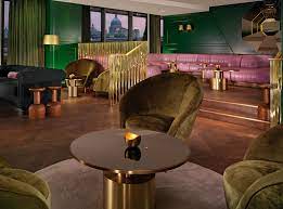Trendy Bar Interior Design Ideas 10