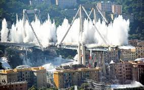 Programme tv 14 aout 2018. Pont Effondre De Genes Les Piliers Dynamites Dix Mois Apres La Tragedie Le Parisien