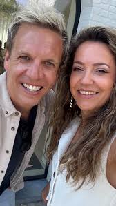 VACATURE BIJ ZENZA ‼️ Delen zou super lief zijn 🙏 Wij zijn op zoek naar  een voltijdse versterking van ons team! Ben jij een gedreven  schoonheidsspecialiste die gepassioneerd is door de huid?