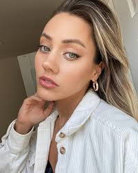 I get so many questions about my PMDD from you all so I want to do a  YouTube video or IGTV discussing it a bit more. It's so much more common  than