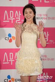 다리 부상으로 은퇴한 전직 권투선수 수영, 알지도 못했던 아버지의 빚을 갚으라는 사채업자 태승에게 붙들렸다. Obn2mn9jhcsnxm