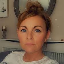 Lynette Savage's Instagram, Twitter & Facebook