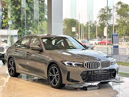 BMW 3 Series 2024: Bảng giá lăn bánh, Thông tin Xe & Ưu đãi tháng 12/2024