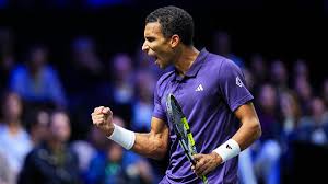 Sinner en las ATP Finals: ¡Risas, flashes y el apoyo de un amigo!