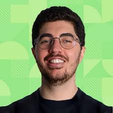 Lately, I've seen a lot of workshops claiming they can turn you into a  UX/UI designer in just a few weeks. As someone who's been in the field for  over seven years,