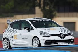 Renault Clio Rs4 Recently Made Its Entrance At The 2012 Paris Motor Show Wherein It Was Seen Being Readied As A Race Model For Th In 2020 Renault Clio Renault Clio Cup