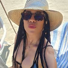 A R T E S A N I A W A Y U U