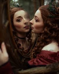 Julie Floro✨Creative/Fantasy Portrait Photographer (@julie_floro) •  Instagram photos and videos