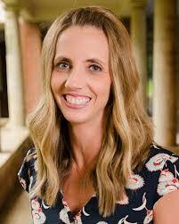 Julie Keating's Instagram, Twitter & Facebook