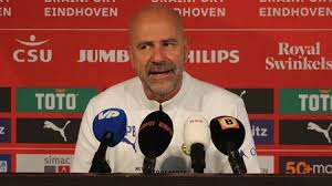 Bosz ziet PSV'er met twee gezichten: 'Is ook zijn kwaliteit in het veld'