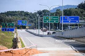 Dirasmikan oleh menteri kanan kerja raya. Kerja Kerja Naik Taraf Laluan Ke Pantai Timur Selesai Isu Kesesakan Dapat Dikurangkan