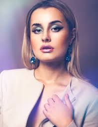 Jessica Lehner's Instagram, Twitter & Facebook