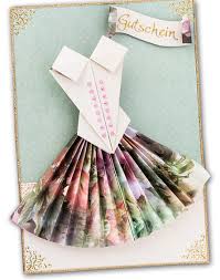 Basteln Verbindet Julia Und Karin Jittenmeier Freuen Sich Auf Ihren Besuch In Ihrem Bastelshop Dort Findet Man All Gutschein Basteln Idee Mit Herz Gutscheine