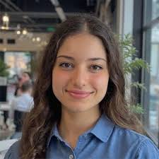 🇵🇸 #Palestine is proud of its sons and daughters. For the first time in  the university's history, Palestinian student Arwa Al-Rayes has been  elected President of the Oxford University Student Union in