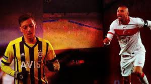 Lille forması giyen milli futbolcu burak yılmaz'ın, fenerbahçe'nin yeni transferi mesut özil'le ilgili yaptığı gönderme içeren yoruma yıldıray baştürk'ten destek geldi. Mesut Ozil In Milli Takim Paylasimi Dikkat Cekti Burak Yilmaz In Golu Sonrasi Sozcu Gazetesi