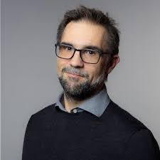 Lawrence Smith's Instagram, Twitter & Facebook