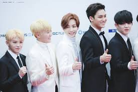 17 Of The Most Adorable Height Differences In K Pop Groups Soompi Seventeen Kpop Seventeen Memes Seventeen