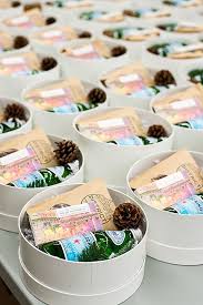 Una bomboniera originale con semi da piantare, in carta fatta a mano. Idee Originali Per Le Bomboniere Del Tuo Matrimonio 2021 Wedding Magazine Angela Bartolomeo