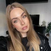 Luisa Stuart's Instagram, Twitter & Facebook