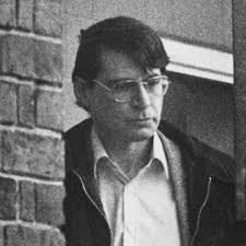 1978'de cinayetlerine başlayan nilsen, apartman dairesinde sakladığı cesetlerin koku yayması sonucu yakalandı. Dennis Nilsen Murders Serial Killer House Biography
