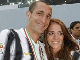 La primogenita di giorgio chiellini e carolina bonistalli, che si sono sposati il 19 luglio 2014, è nata proprio nel mese del loro primo anniversario di matrimonio. Giorgio Chiellini Chi E La Moglie Carolina Bonistalli Foto Eta Lavoro