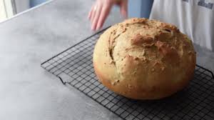 Un Pain Cocotte Recette Tres Facile Youtube